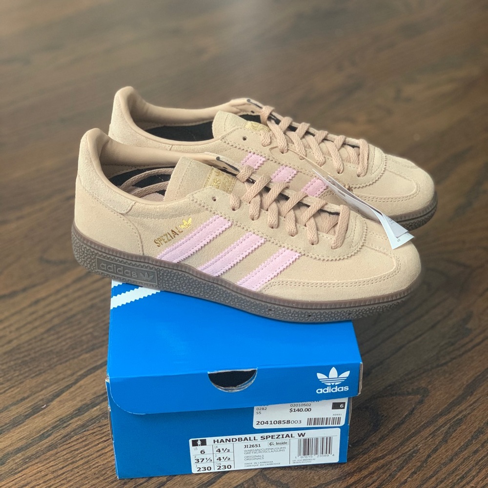 New Adidas Handball Spezial Shoes Warm Sandstone / Clear Pink / Gum Women’s 6.5 - Picture 2 of 9